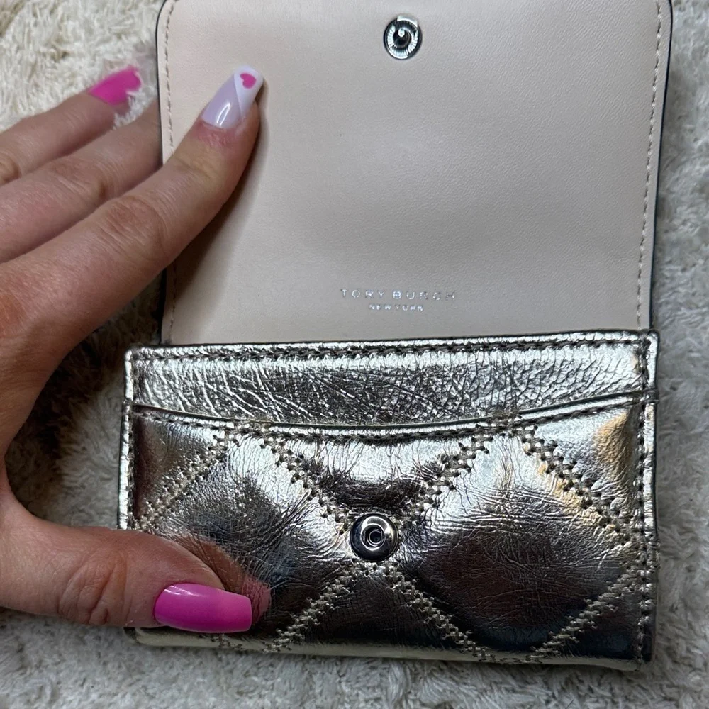 NWT Tory Burch Willa Metallic Gold Quilted Card Case